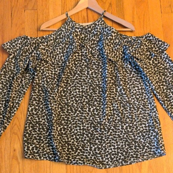 Michael Kors Black and White cold shoulder Blouse - Picture 7 of 8